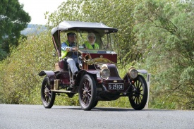 135 1910 Renault AX.jpg