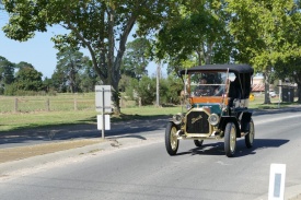 21 1909 Buick.jpg